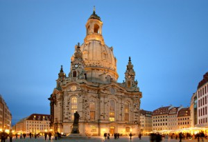 Dresdner Frauenkirche am Abend